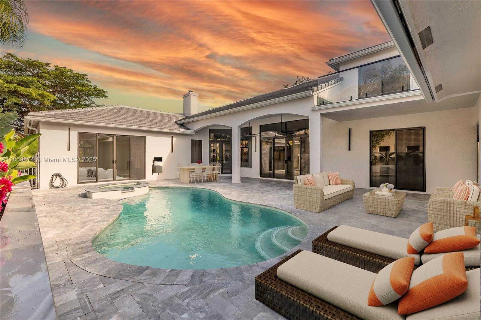 Small Image of 2530 MONTCLAIRE CIR, Weston Number 35