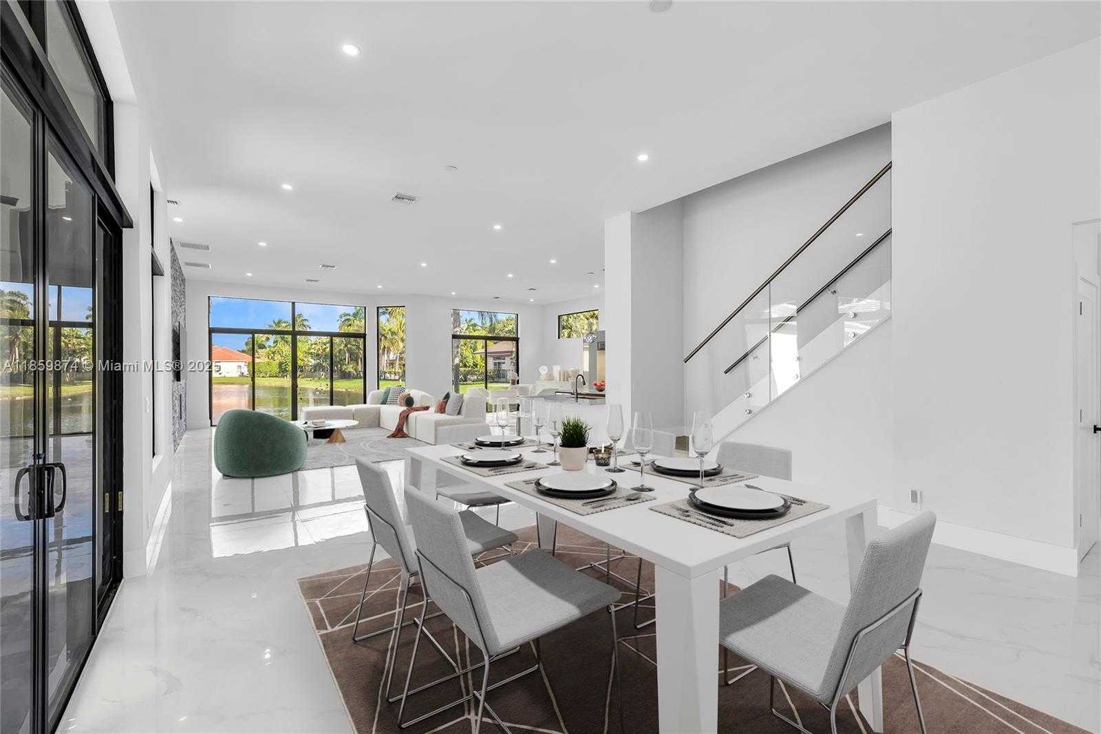 Small Image of 2530 MONTCLAIRE CIR, Weston Number 8