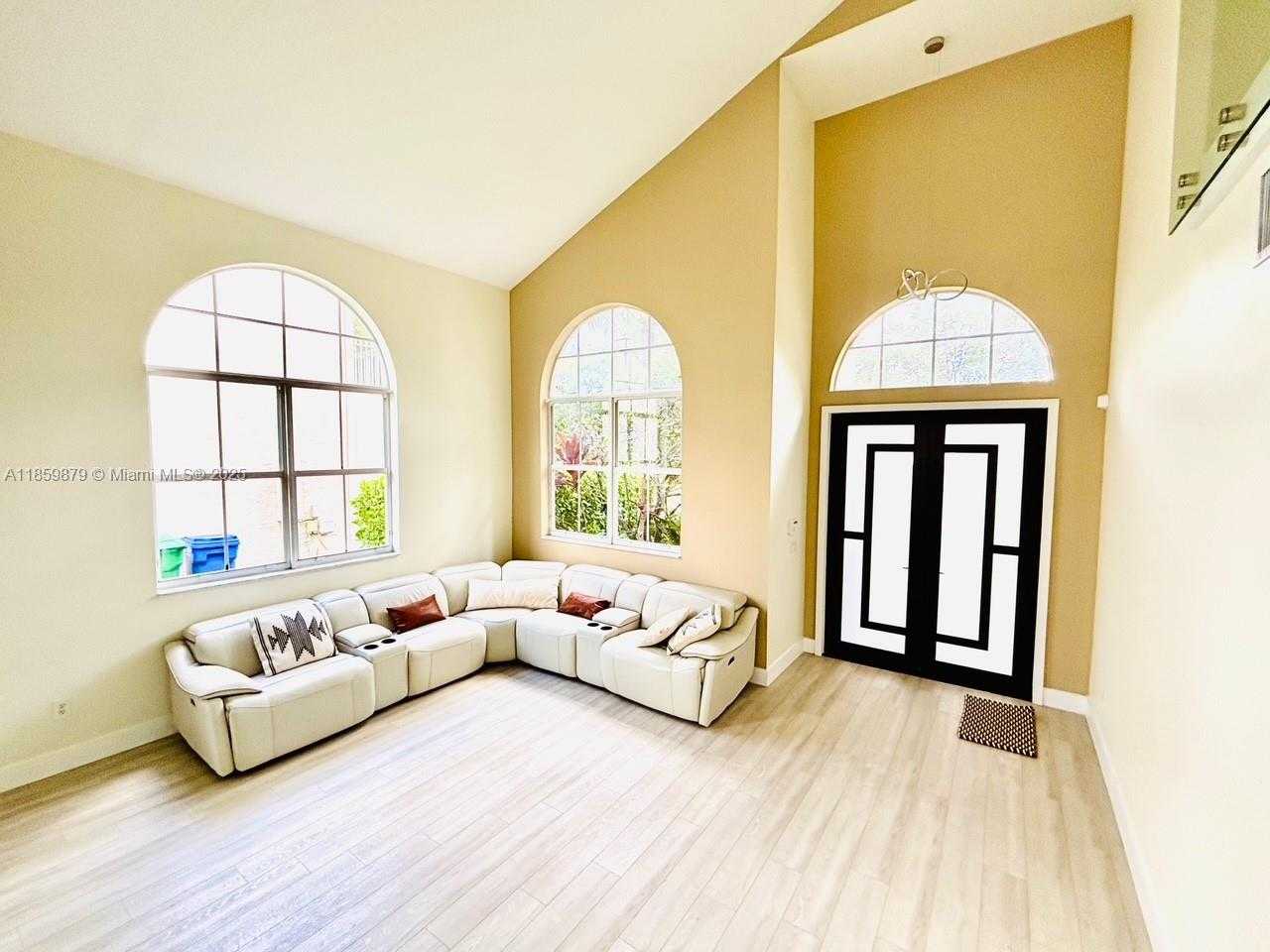 Small Image of 5044 SOUTH WEST 164TH AVE, Miramar Number 4