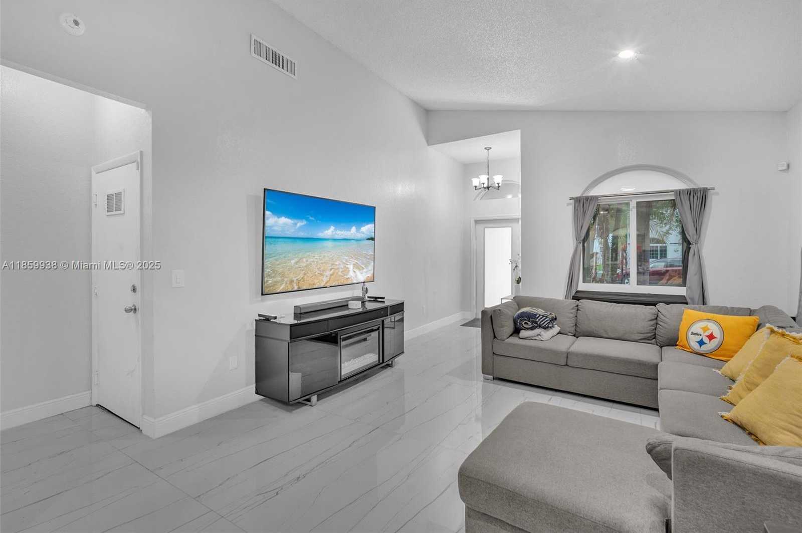 Small Image of 544 NORTH WEST 159TH LN, Pembroke Pines Number 12