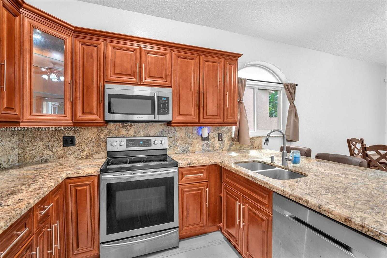 Small Image of 544 NORTH WEST 159TH LN, Pembroke Pines Number 21