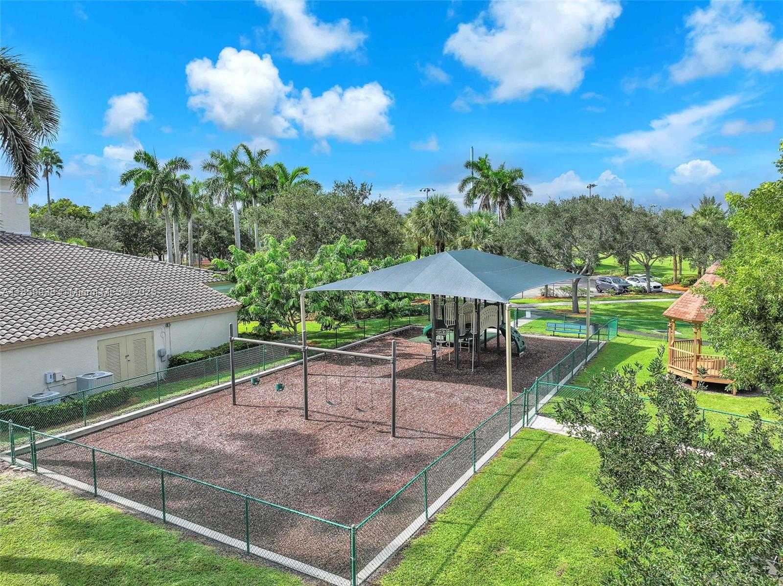 Small Image of 544 NORTH WEST 159TH LN, Pembroke Pines Number 35