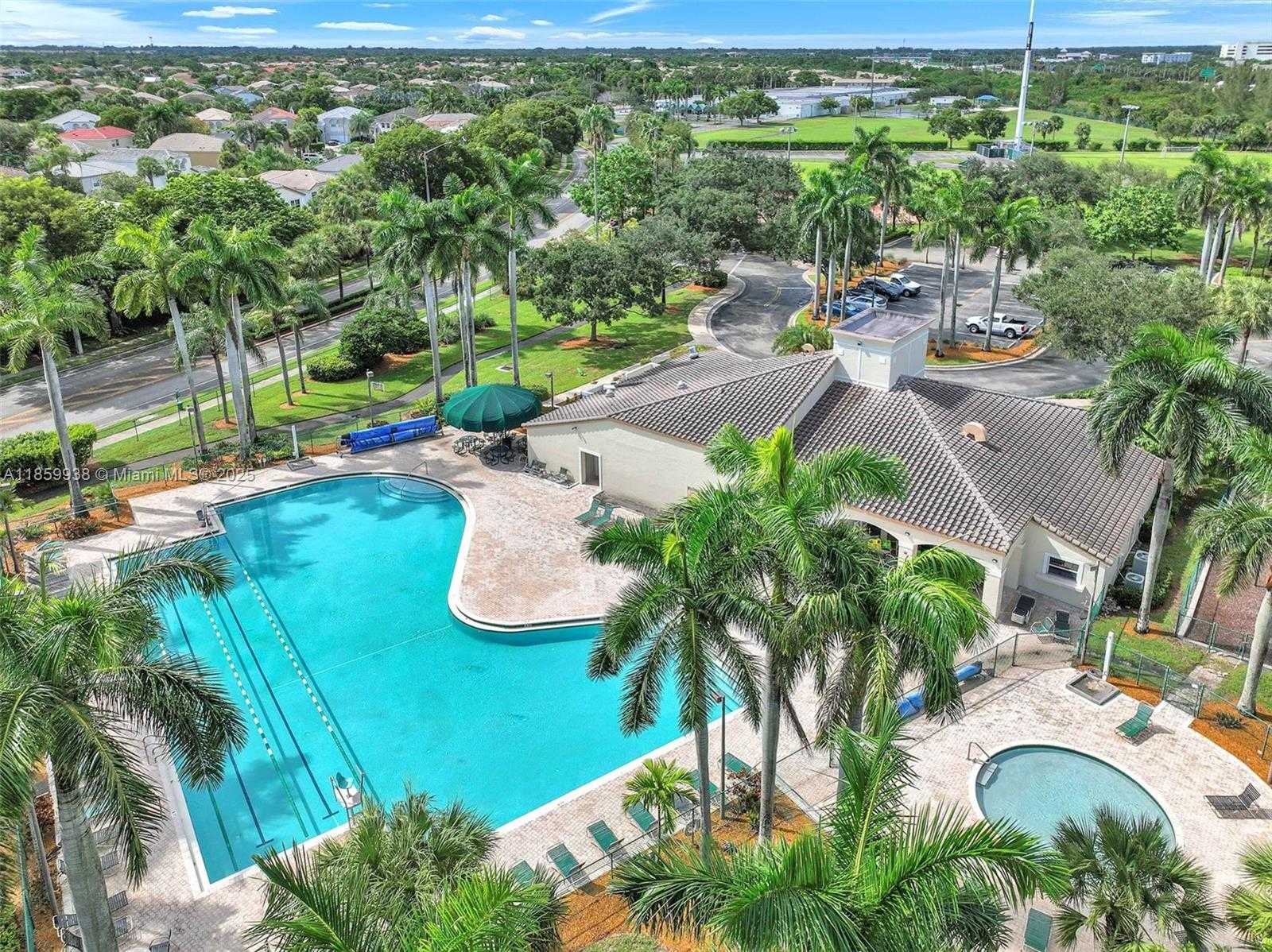 Small Image of 544 NORTH WEST 159TH LN, Pembroke Pines Number 39