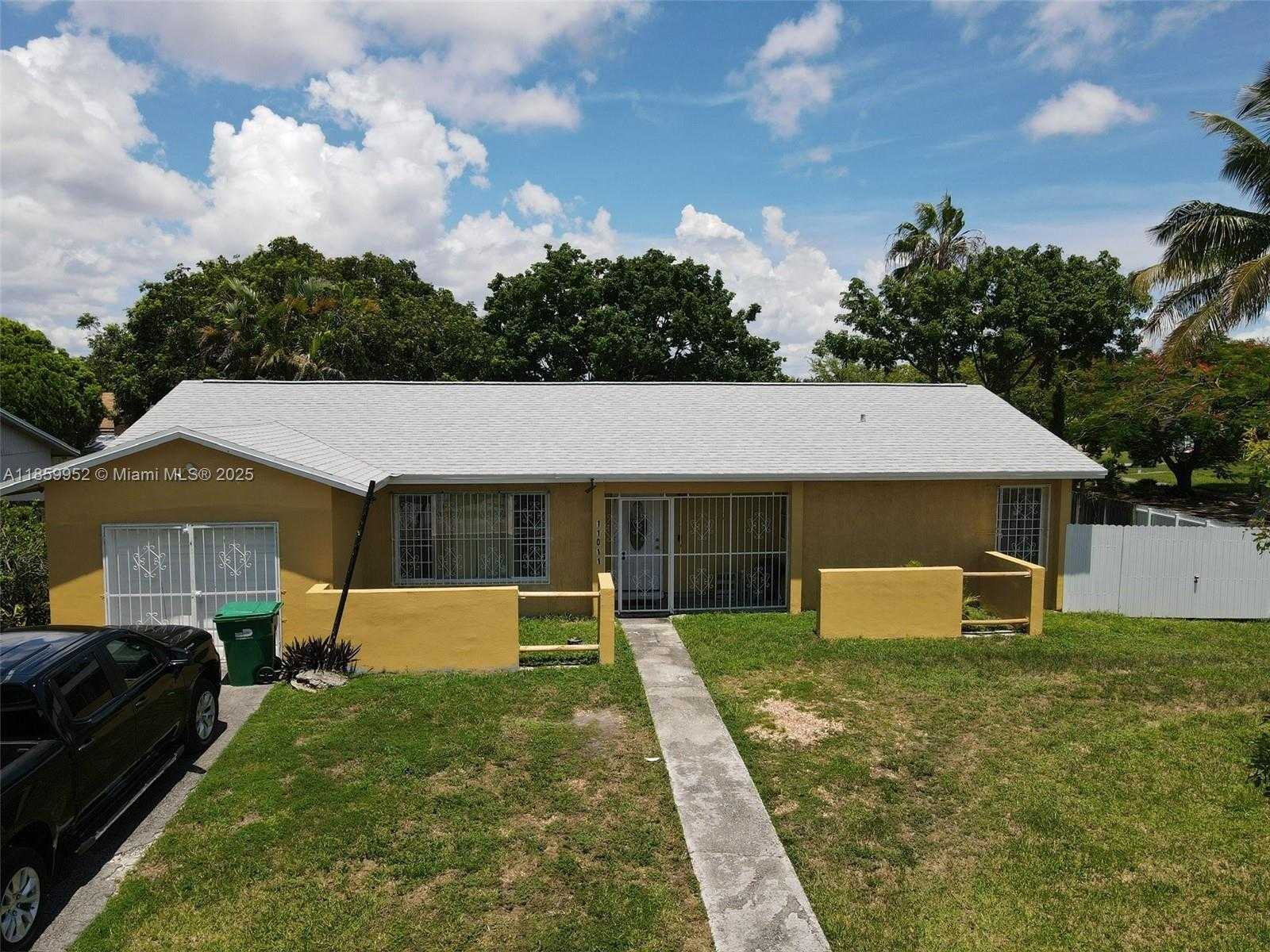 Small Image of 11011 SOUTH WEST 162ND TER, Miami Number 10