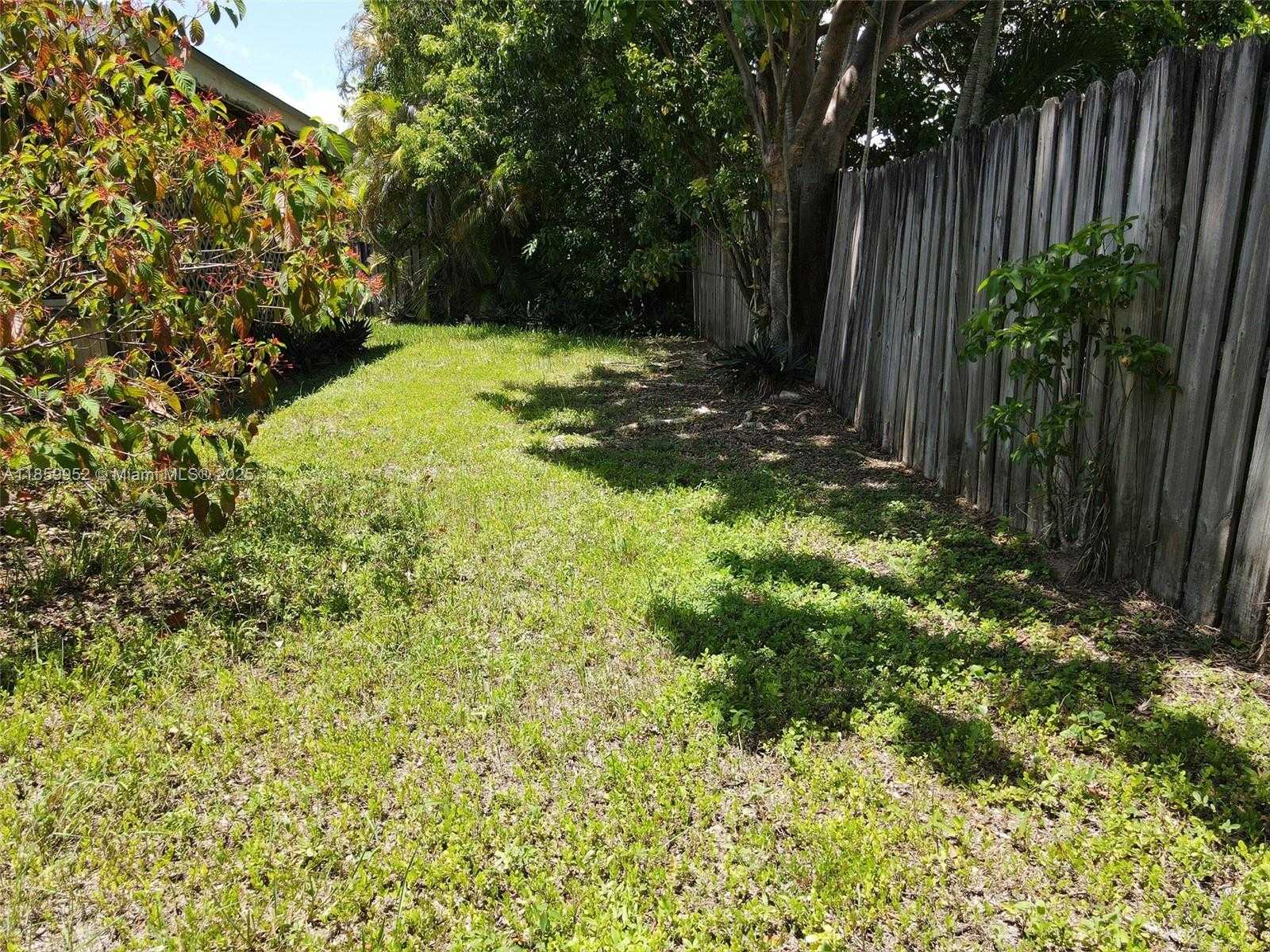 Small Image of 11011 SOUTH WEST 162ND TER, Miami Number 11