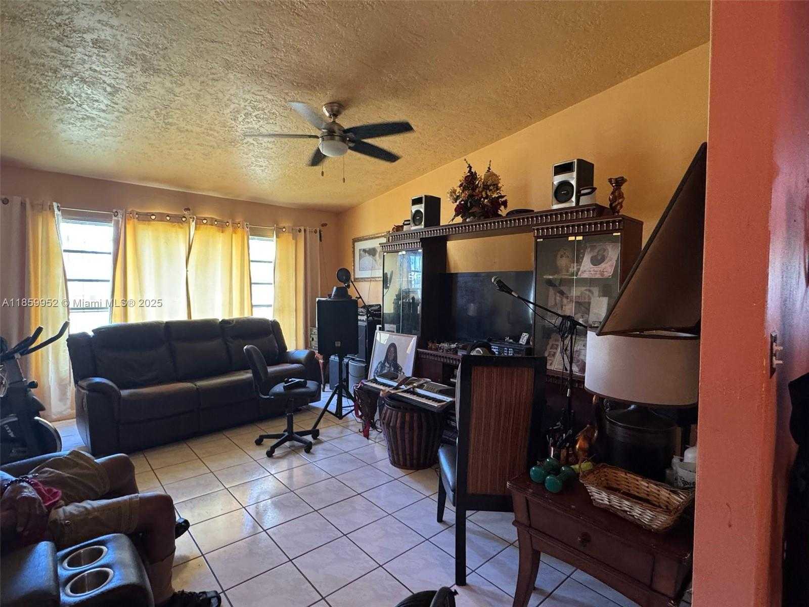Small Image of 11011 SOUTH WEST 162ND TER, Miami Number 21