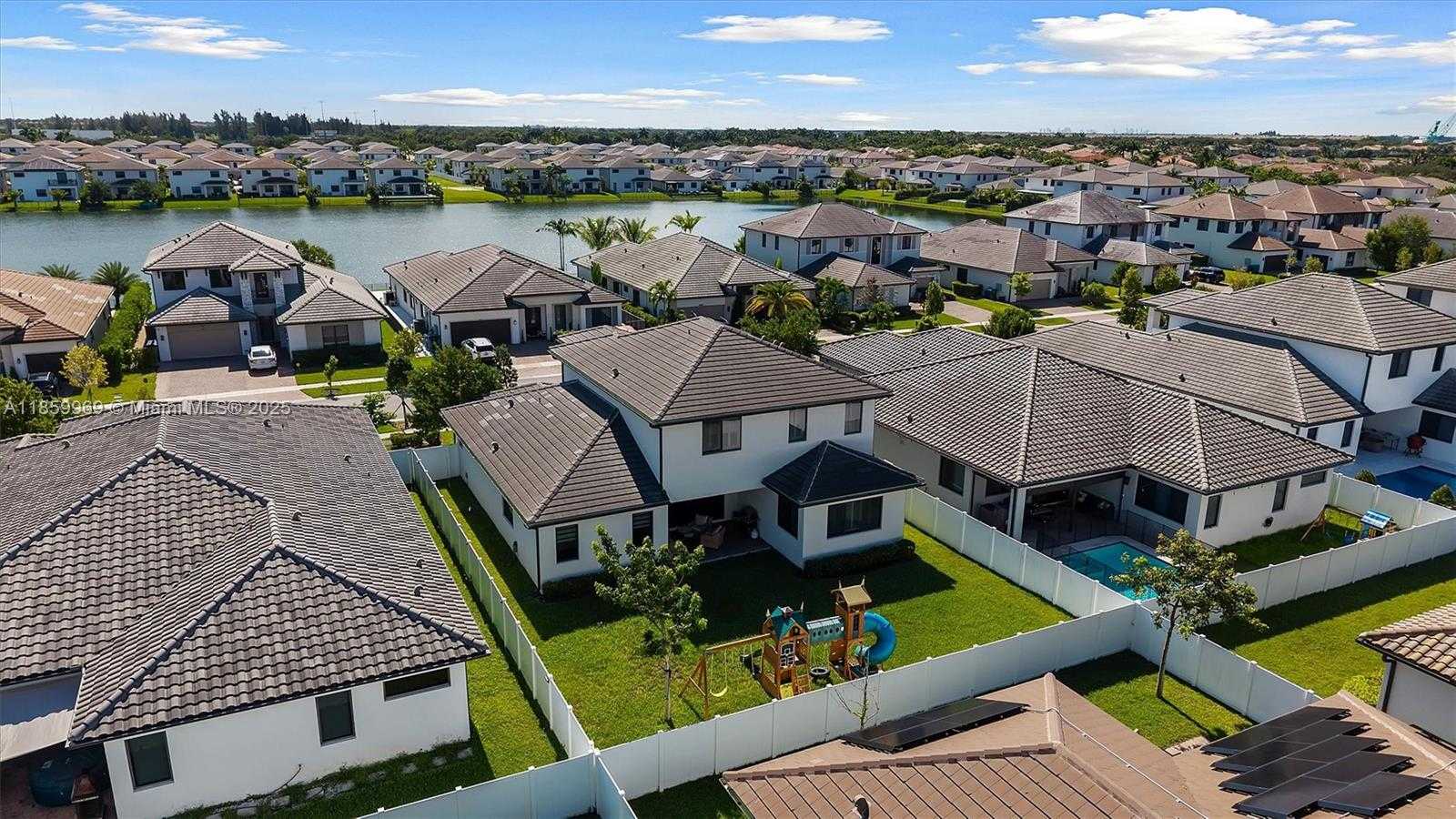 Small Image of 4406 SOUTH WEST 176TH AVE, Miramar Number 47