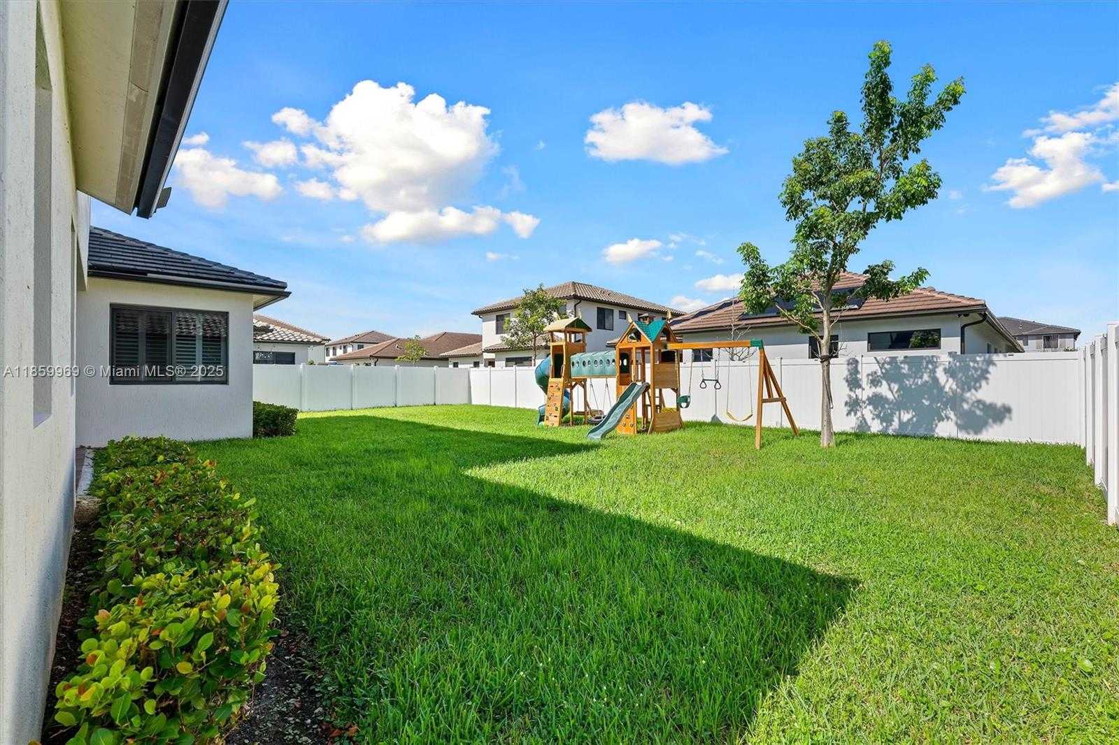 Small Image of 4406 SOUTH WEST 176TH AVE, Miramar Number 52