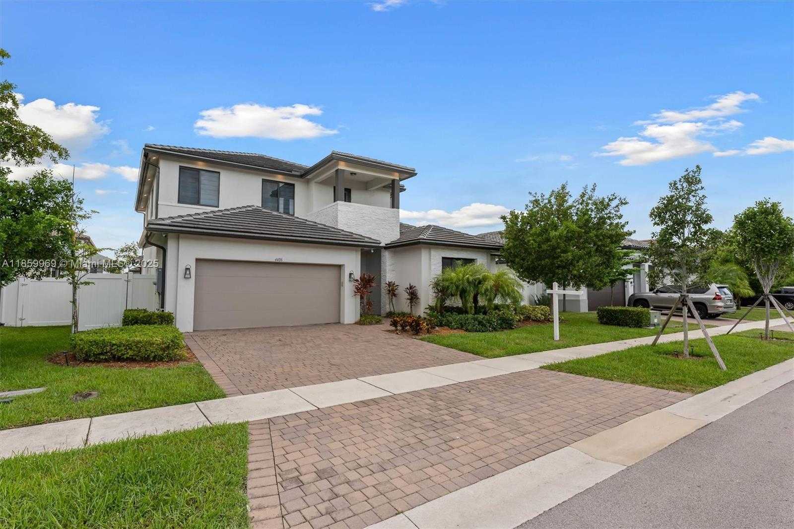 Small Image of 4406 SOUTH WEST 176TH AVE, Miramar Number 53