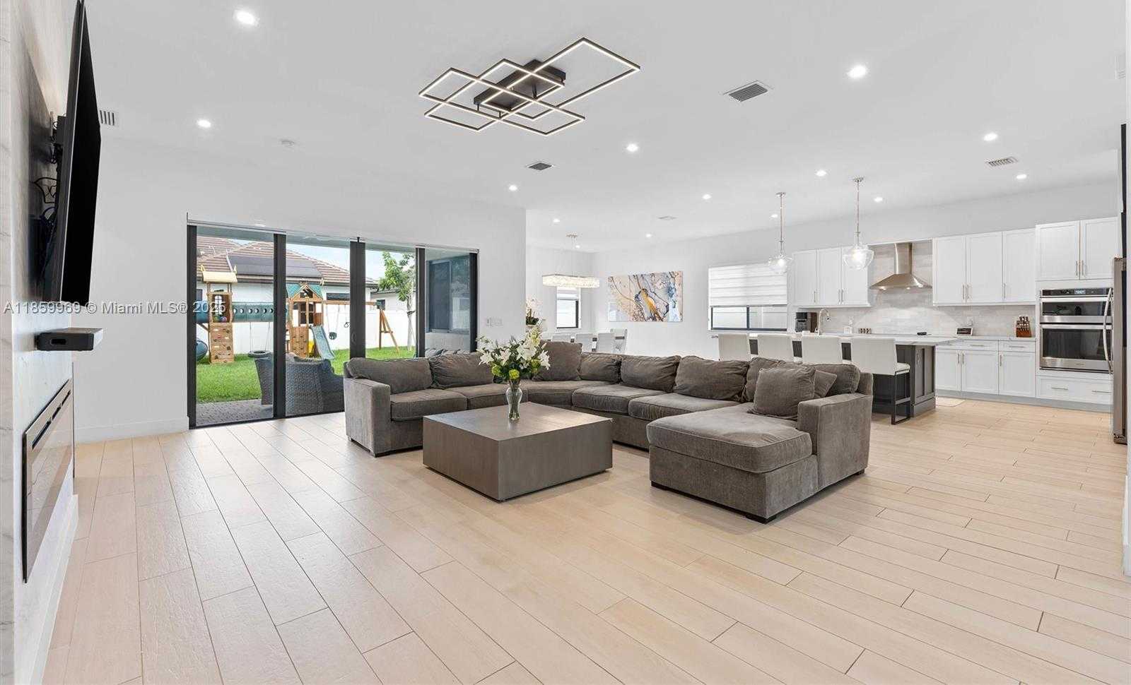 Small Image of 4406 SOUTH WEST 176TH AVE, Miramar Number 7