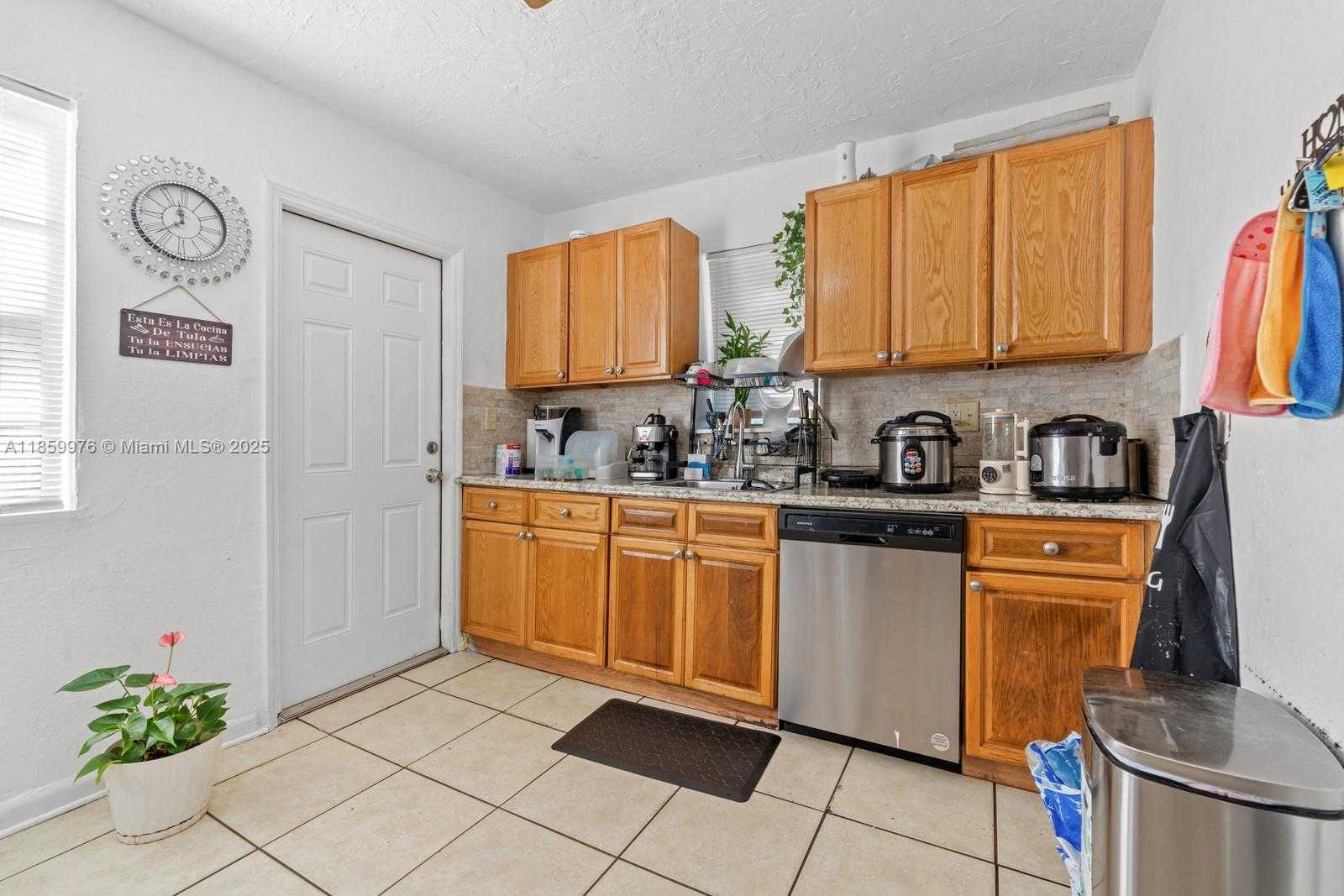 Small Image of 1304 NORTH WEST 43RD ST, Miami Number 14