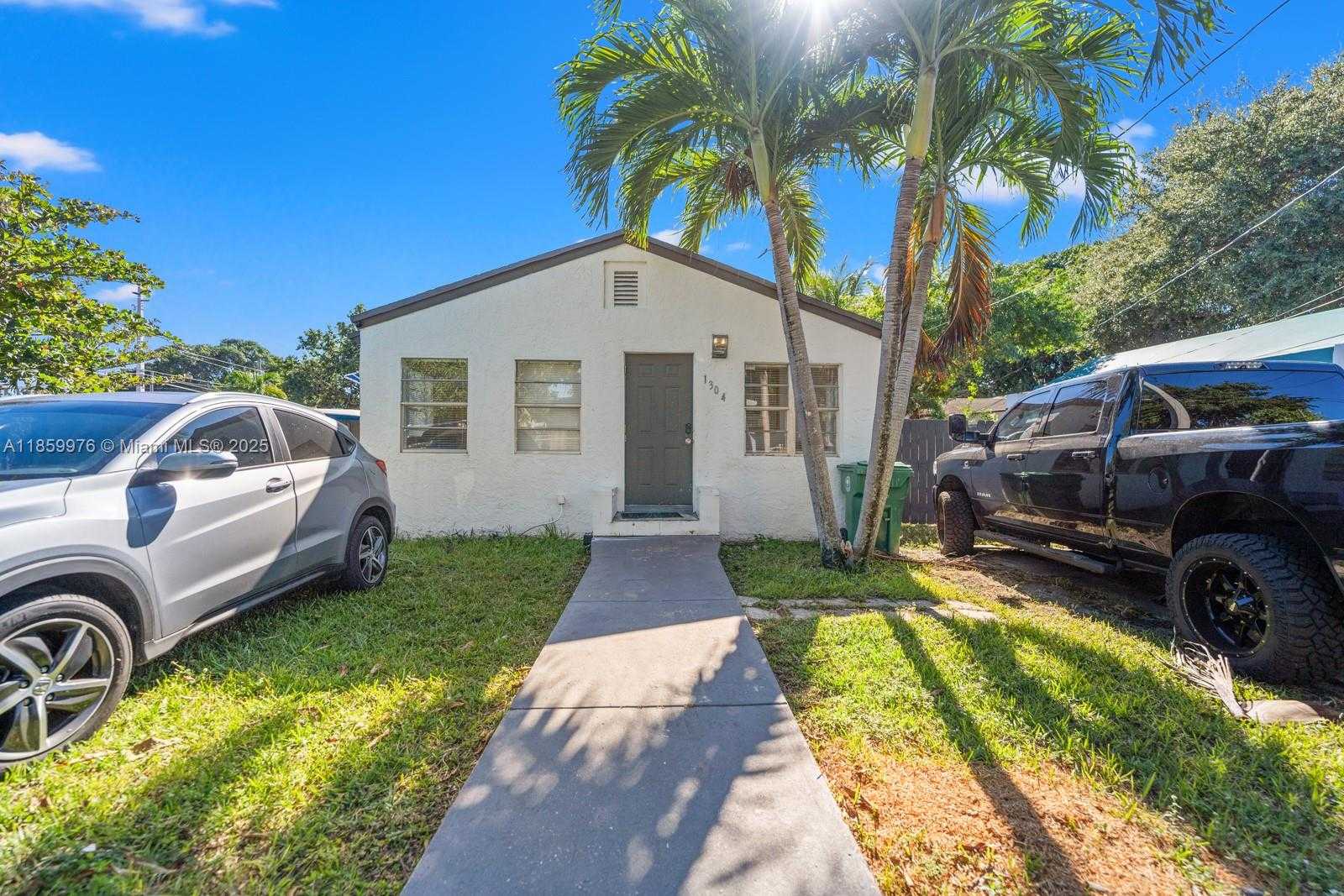 Small Image of 1304 NORTH WEST 43RD ST, Miami Number 2