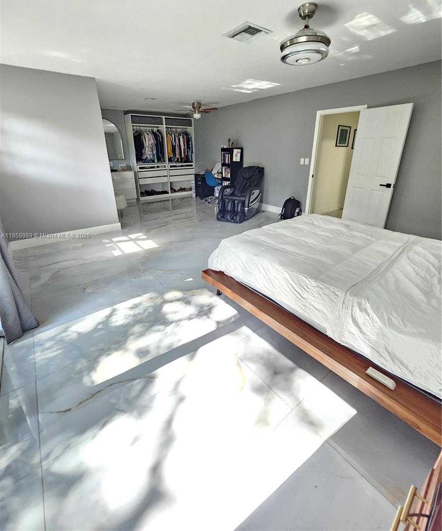 Small Image of 1670 SOUTH WEST 139TH AVE, Davie Number 26