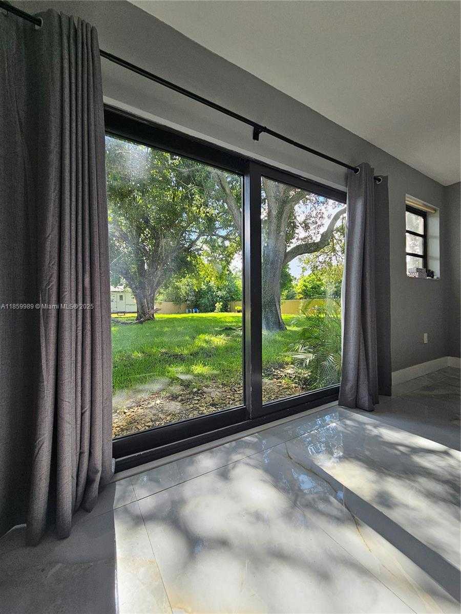 Small Image of 1670 SOUTH WEST 139TH AVE, Davie Number 27