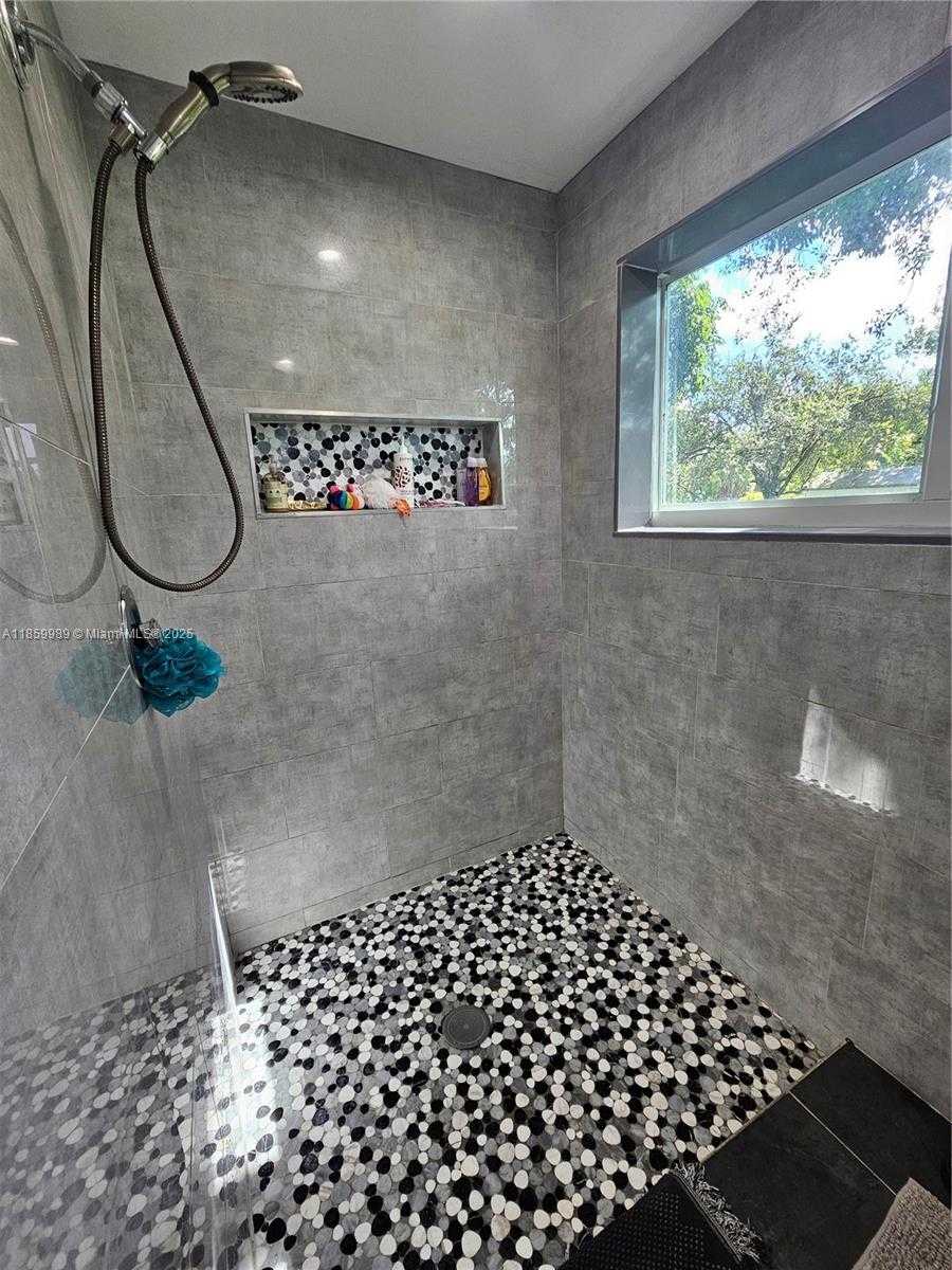 Small Image of 1670 SOUTH WEST 139TH AVE, Davie Number 28