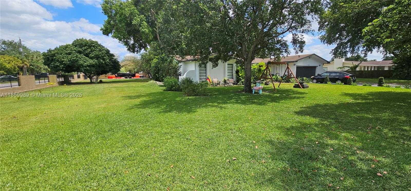 Small Image of 1670 SOUTH WEST 139TH AVE, Davie Number 3