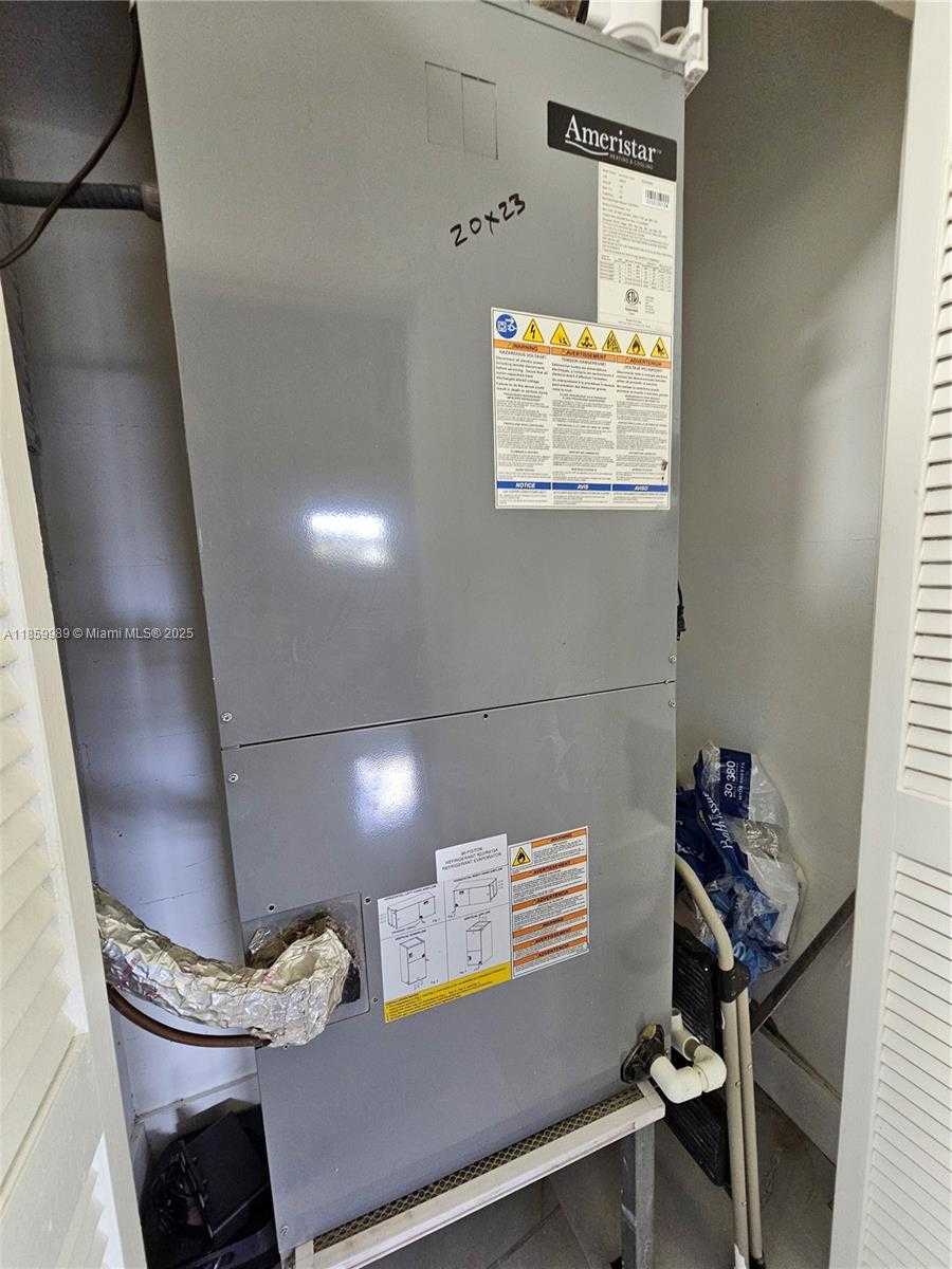 Small Image of 1670 SOUTH WEST 139TH AVE, Davie Number 32