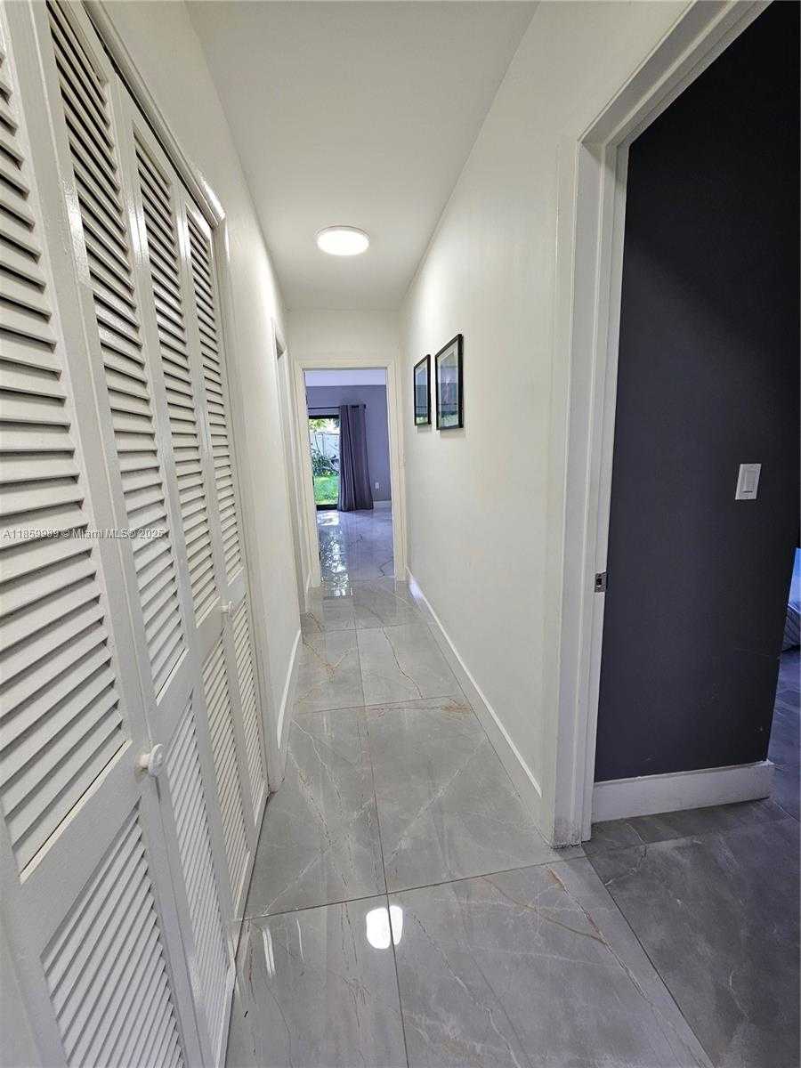 Small Image of 1670 SOUTH WEST 139TH AVE, Davie Number 33