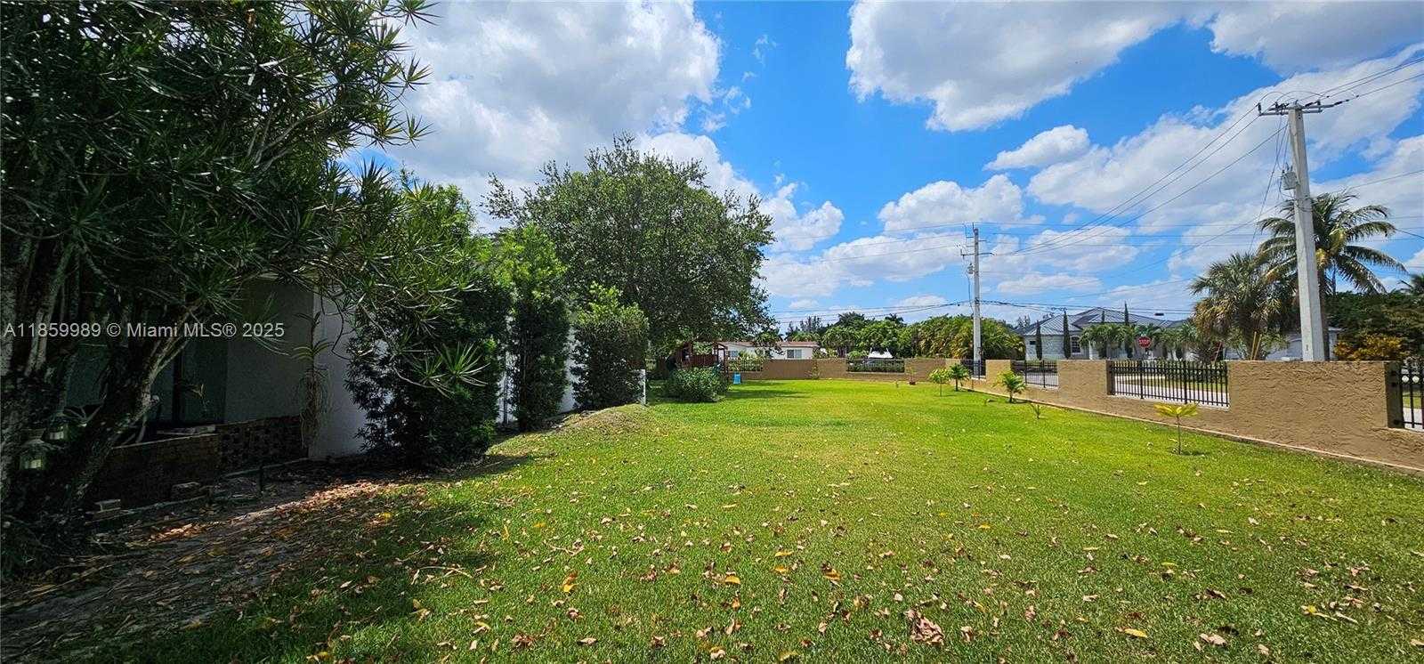 Small Image of 1670 SOUTH WEST 139TH AVE, Davie Number 42