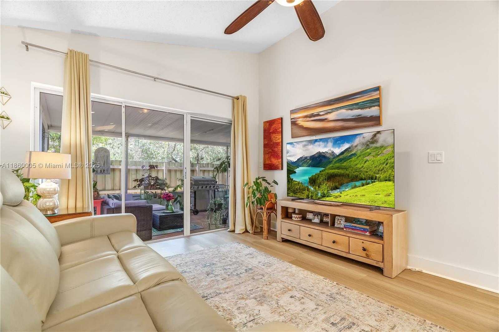 Small Image of 10048 SOUTH WEST 222ND ST, Cutler Bay Number 21