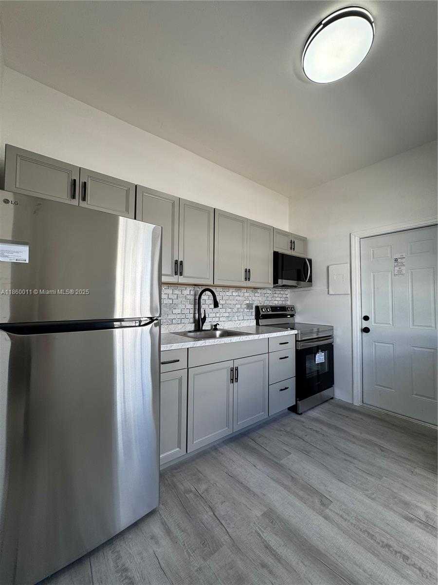Small Image of 568 EAST 49TH ST, Hialeah Number 7