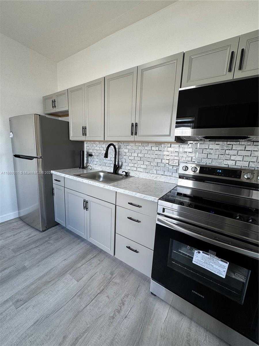 Small Image of 568 EAST 49TH ST, Hialeah Number 8