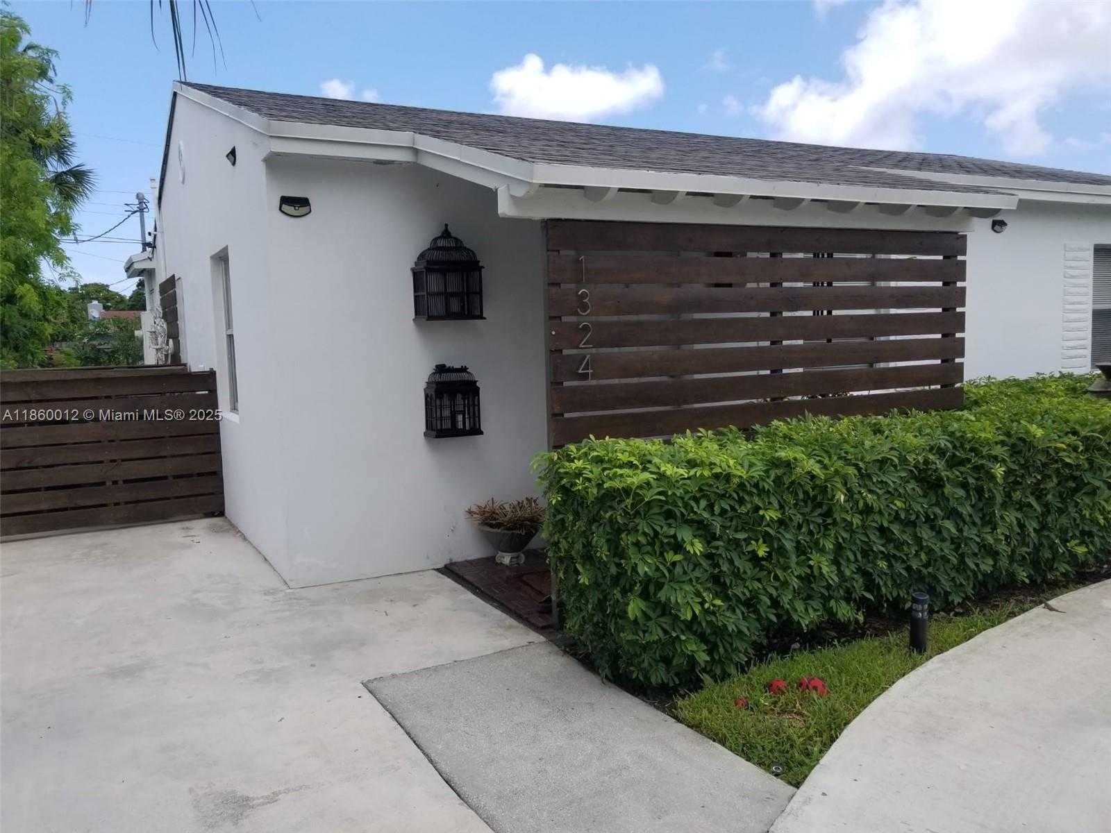 Small Image of 1324 NORTH WEST 1ST AVE, Fort Lauderdale Number 3