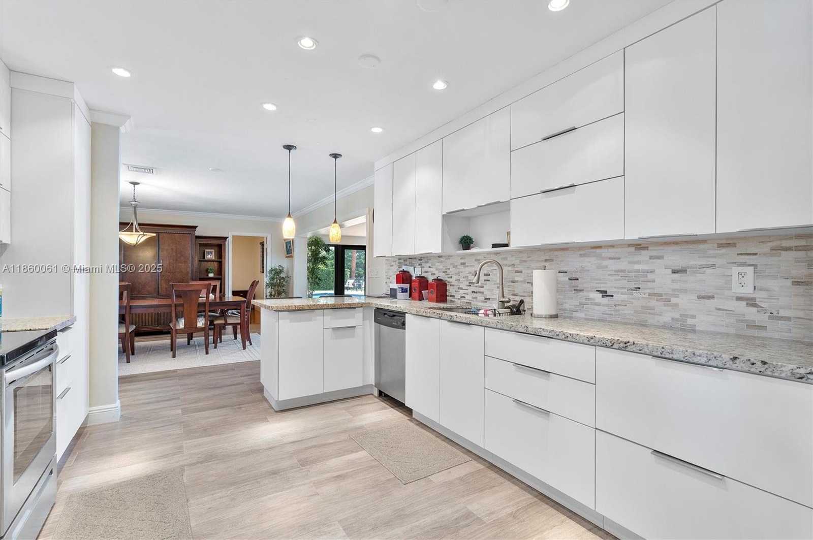 Small Image of 14830 DADE PINE AVE, Miami Lakes Number 11