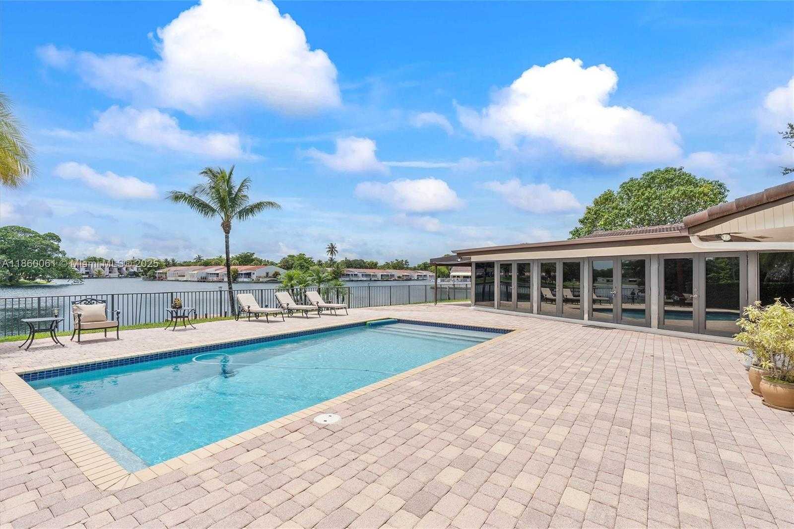 Small Image of 14830 DADE PINE AVE, Miami Lakes Number 46