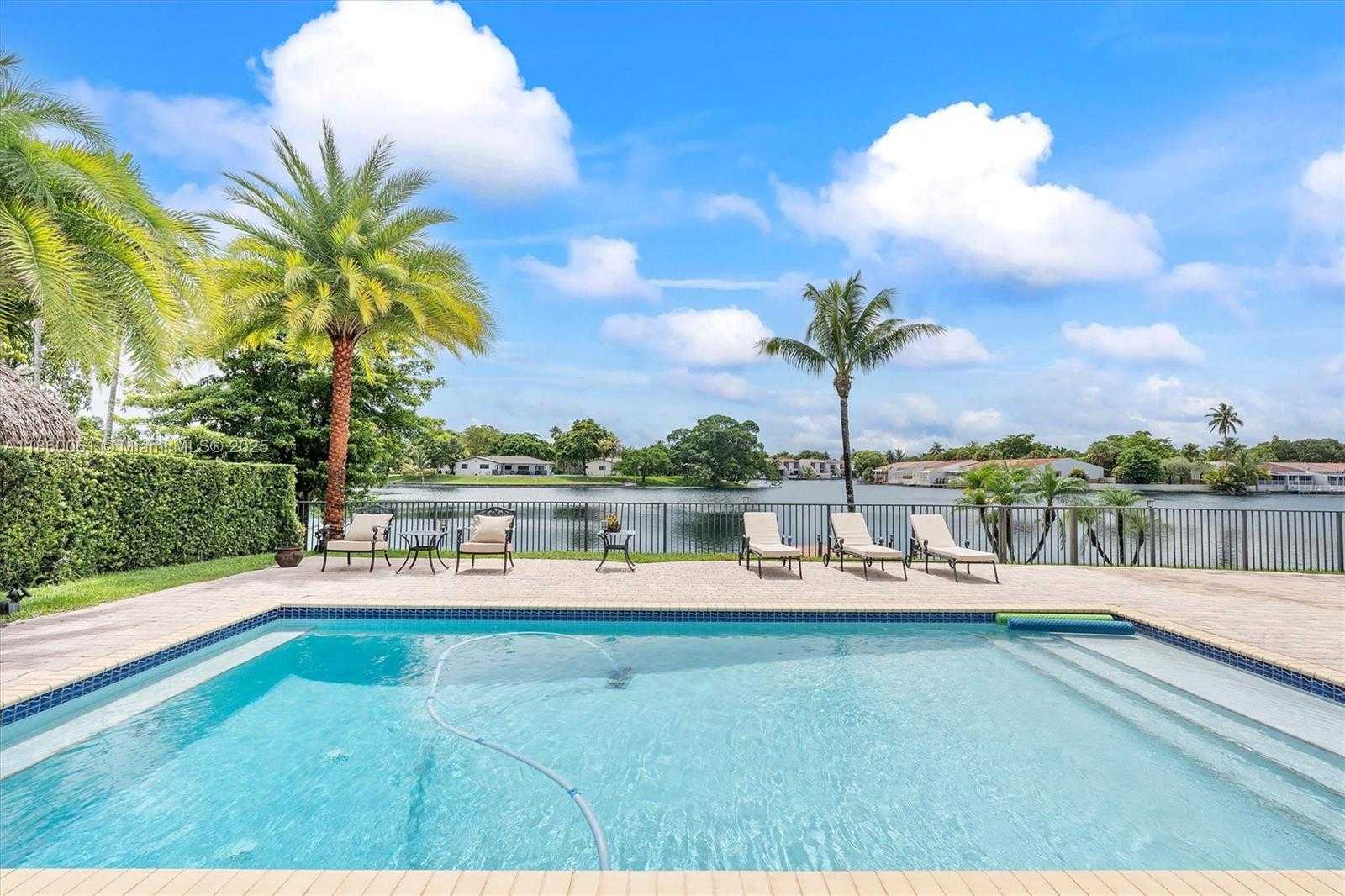 Small Image of 14830 DADE PINE AVE, Miami Lakes Number 47