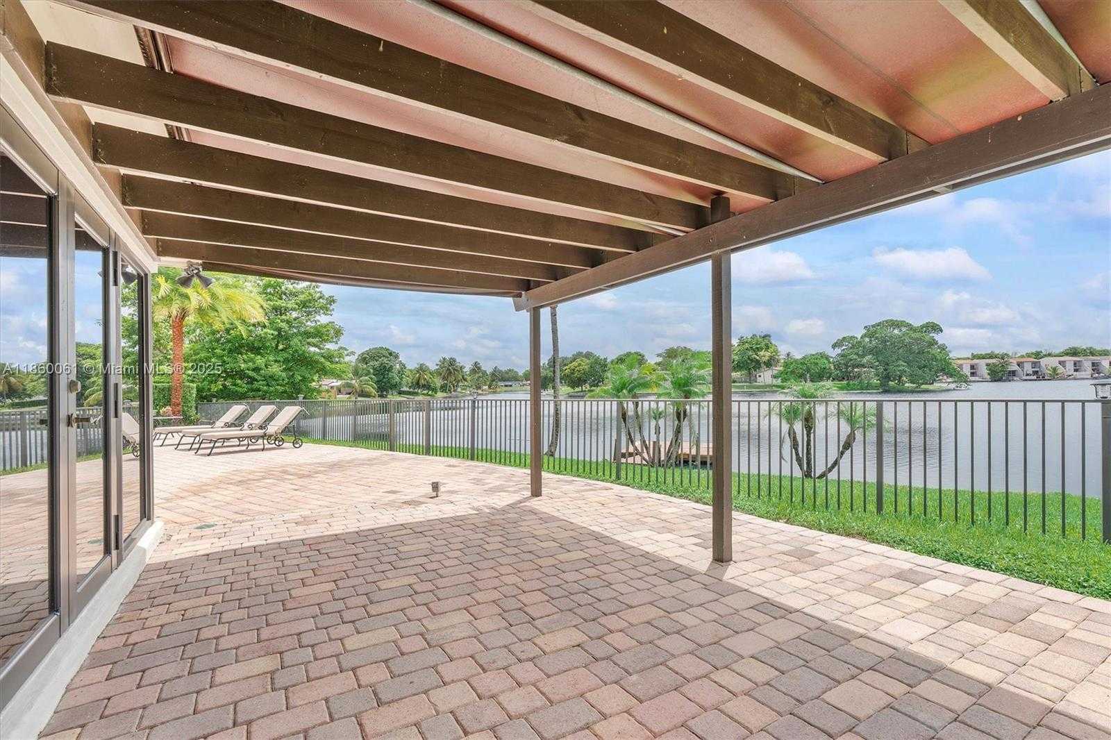 Small Image of 14830 DADE PINE AVE, Miami Lakes Number 49