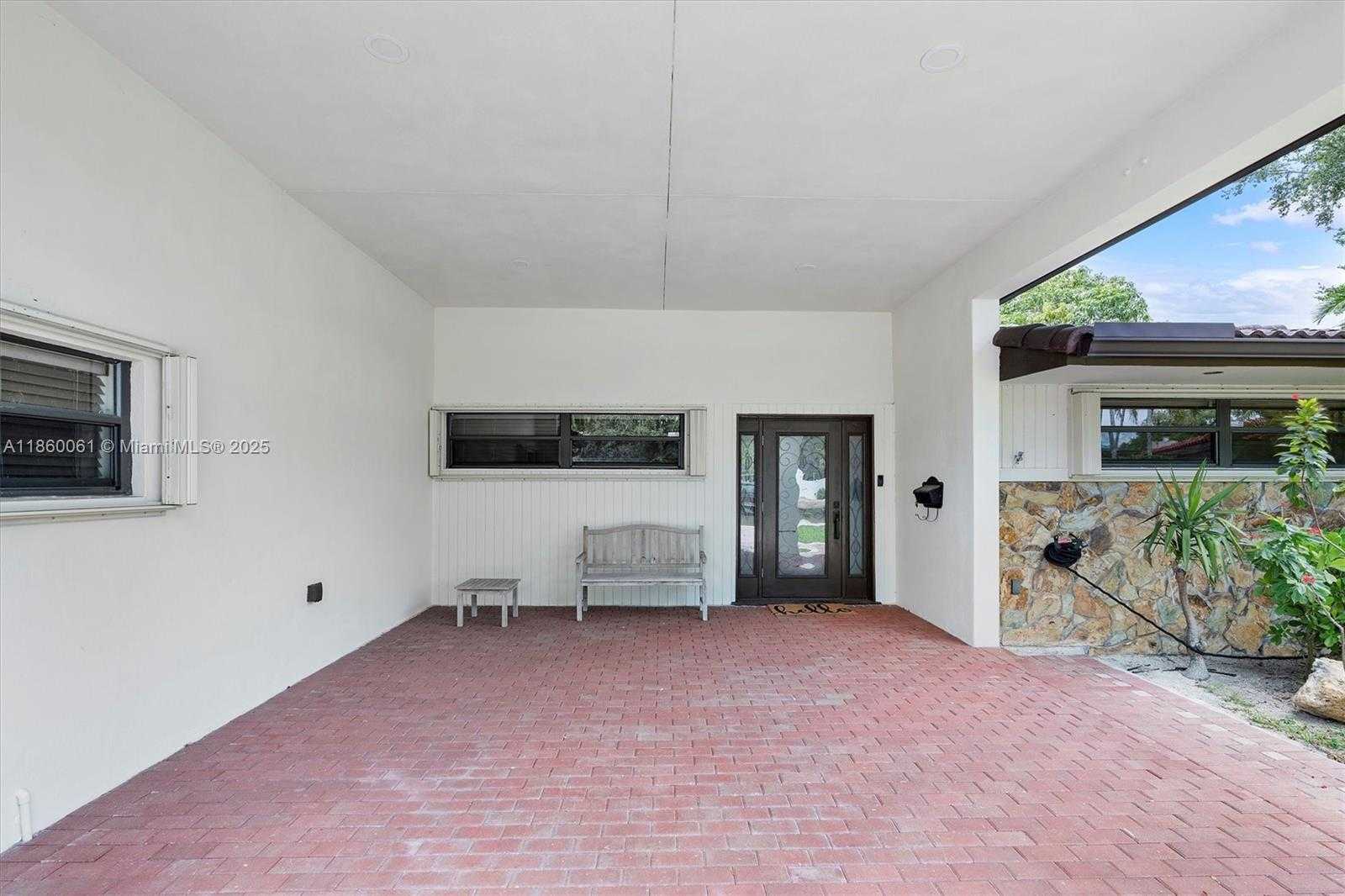 Small Image of 14830 DADE PINE AVE, Miami Lakes Number 5