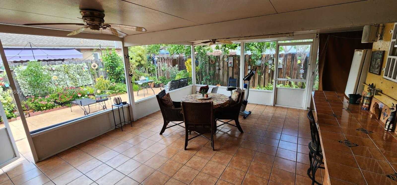 Small Image of 18959 NORTH WEST 63RD CT CIR, Hialeah Number 2