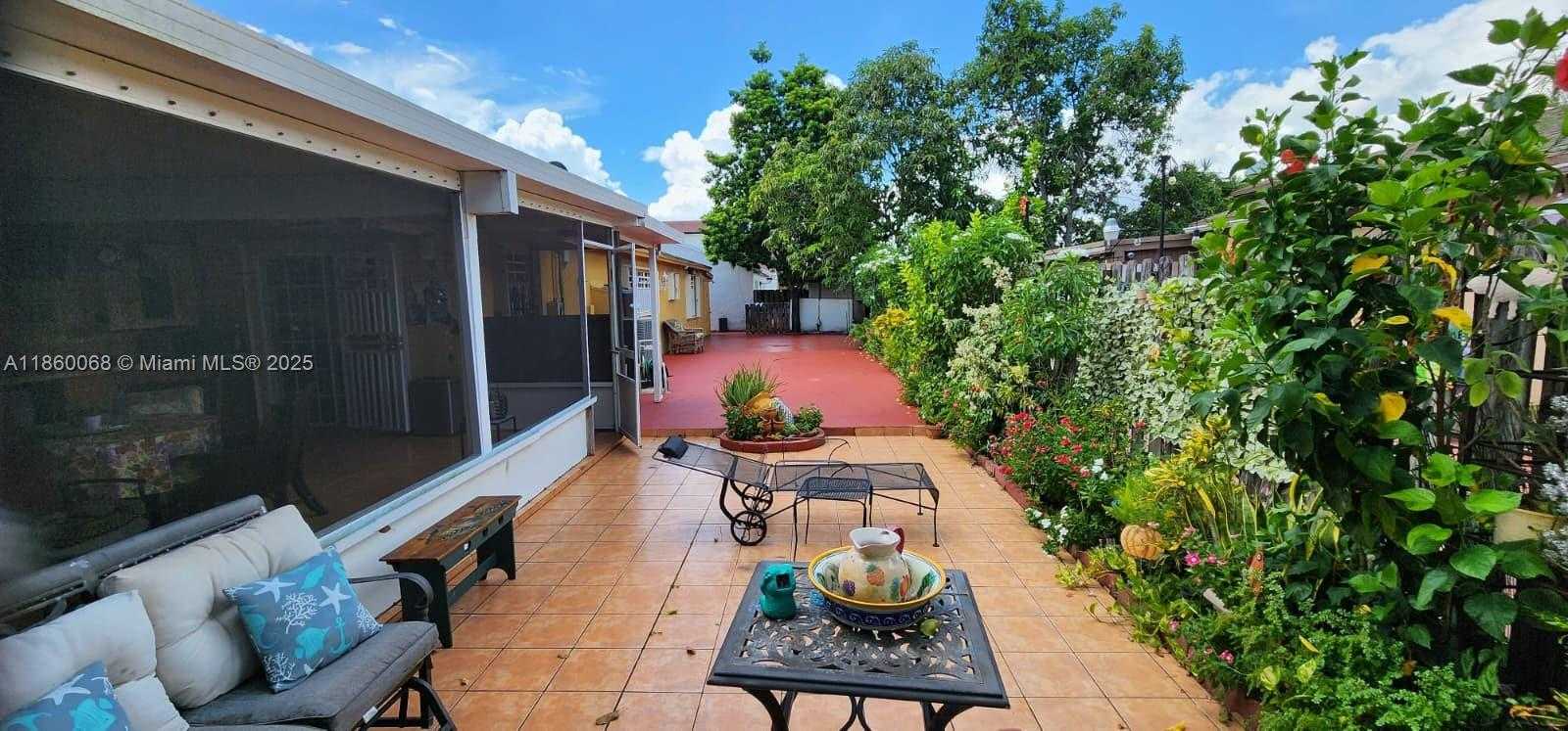Small Image of 18959 NORTH WEST 63RD CT CIR, Hialeah Number 3