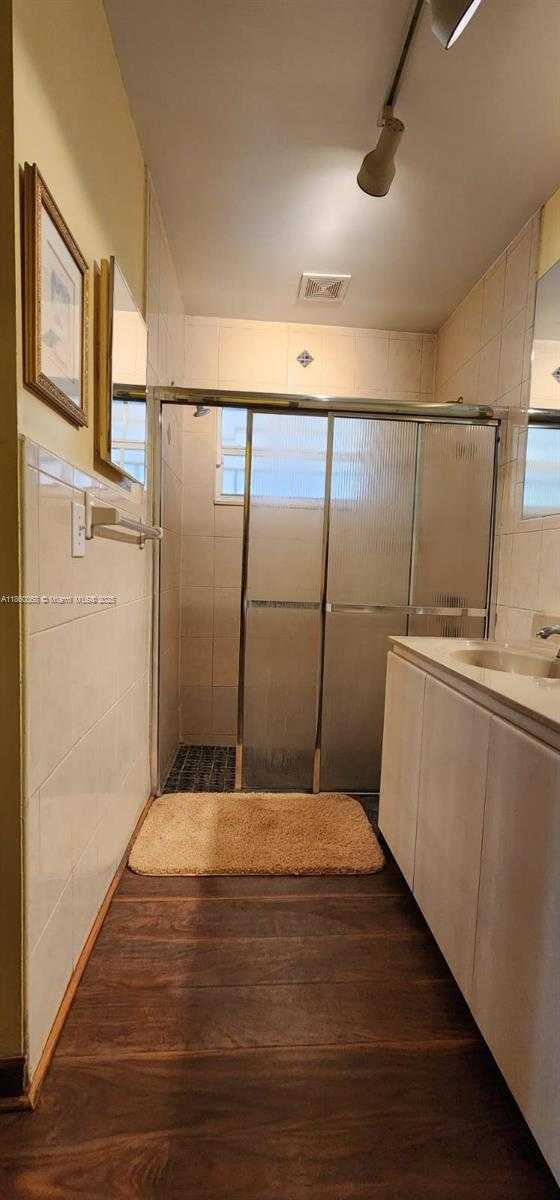 Small Image of 18959 NORTH WEST 63RD CT CIR, Hialeah Number 8