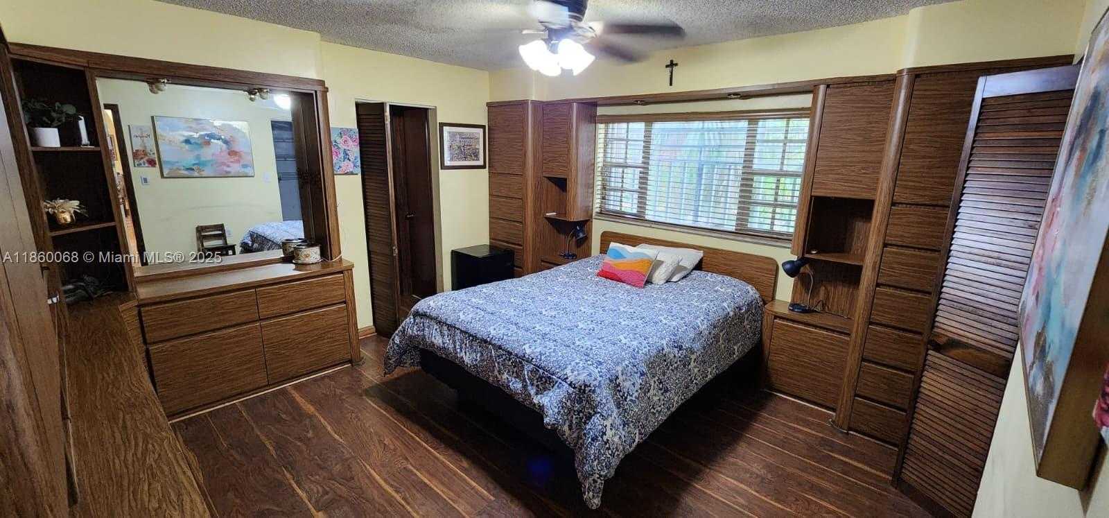 Small Image of 18959 NORTH WEST 63RD CT CIR, Hialeah Number 9