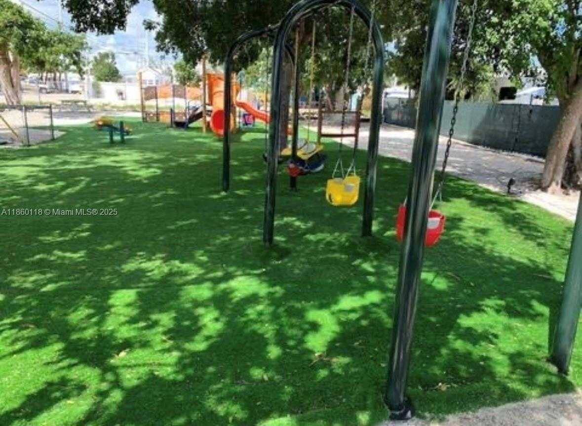 Imagen de Pequeño Objeto
