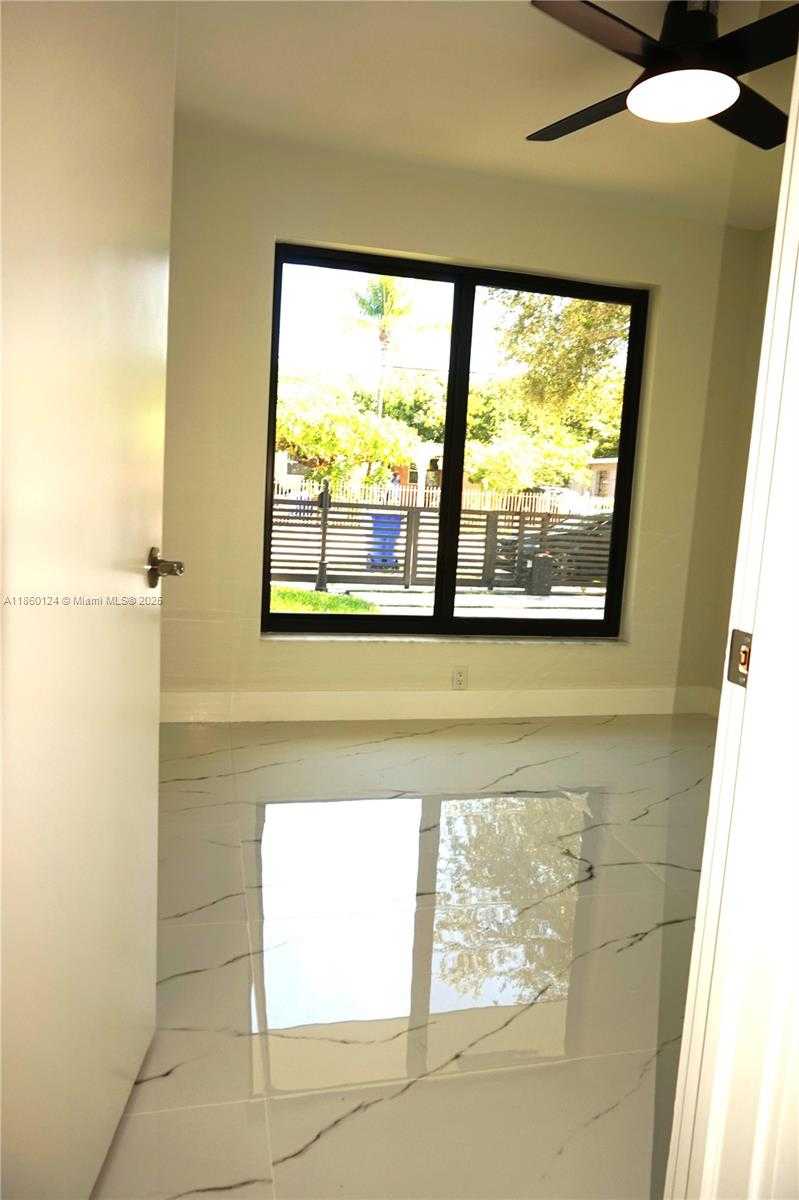 Small Image of 53 NORTH WEST 68TH ST, Miami Number 25