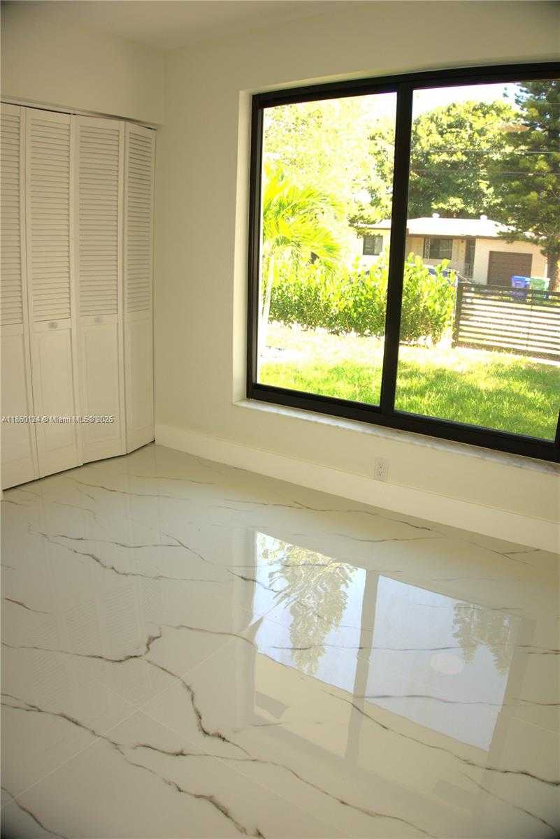 Small Image of 53 NORTH WEST 68TH ST, Miami Number 26