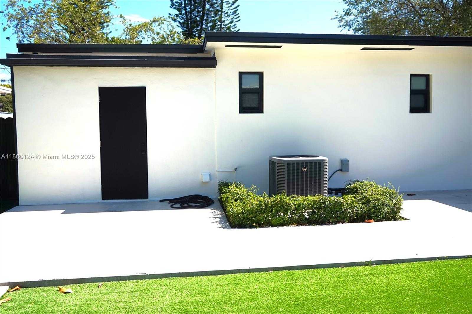 Small Image of 53 NORTH WEST 68TH ST, Miami Number 42