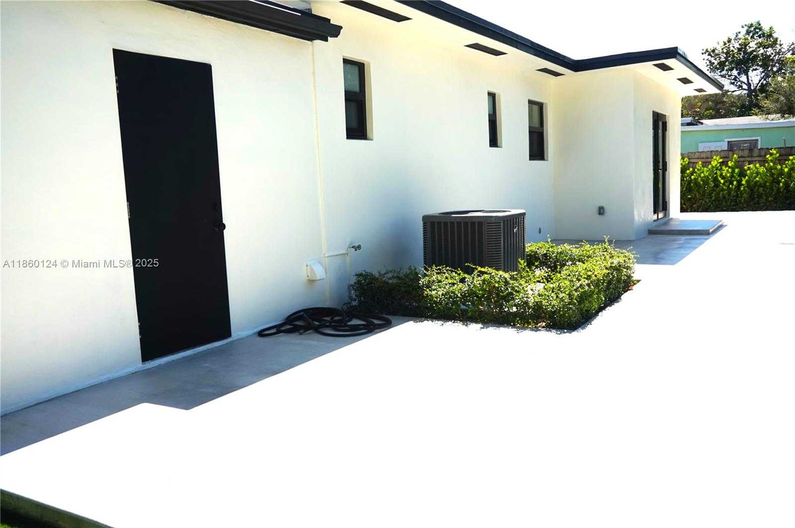 Small Image of 53 NORTH WEST 68TH ST, Miami Number 47