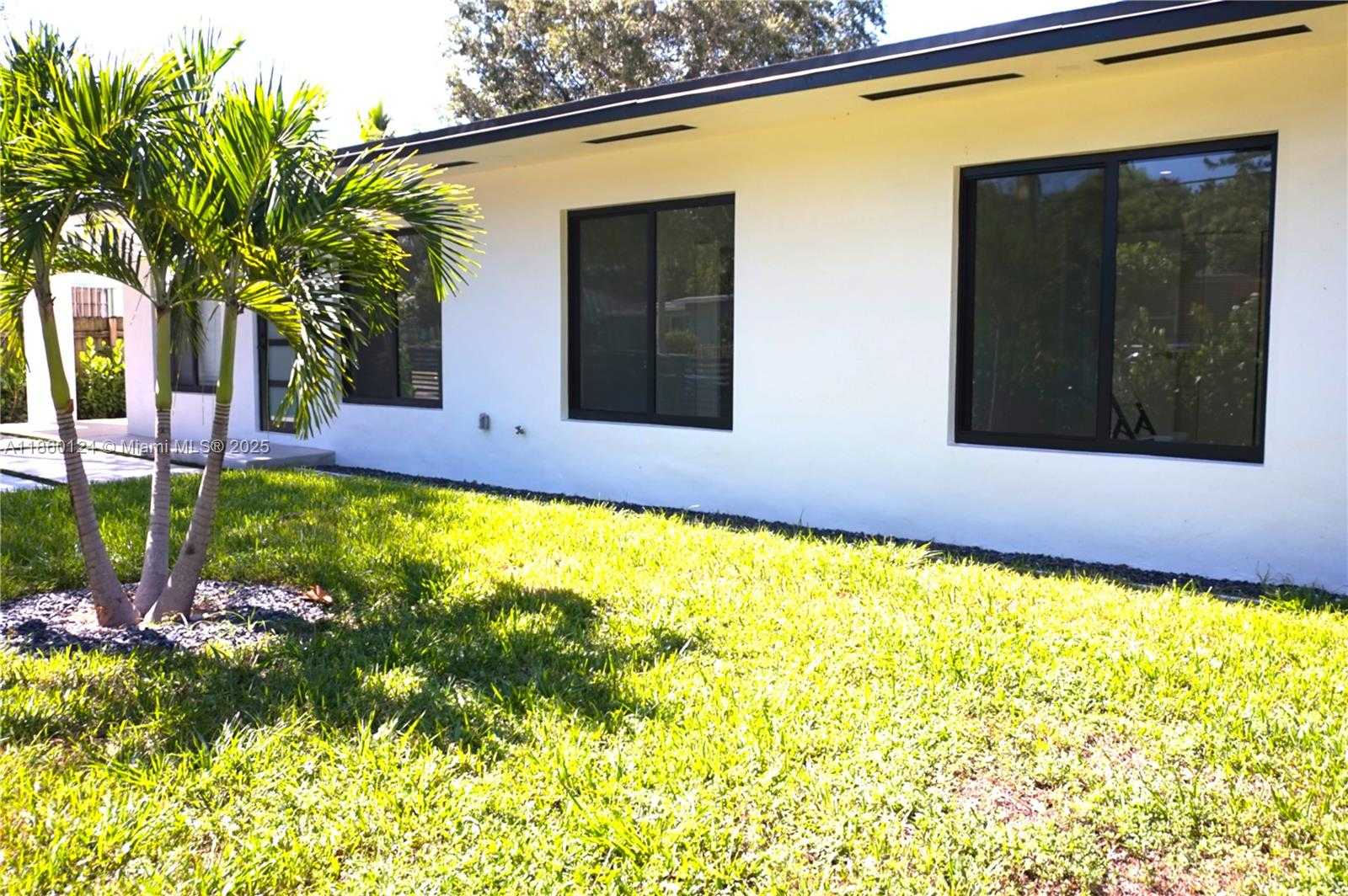 Small Image of 53 NORTH WEST 68TH ST, Miami Number 7