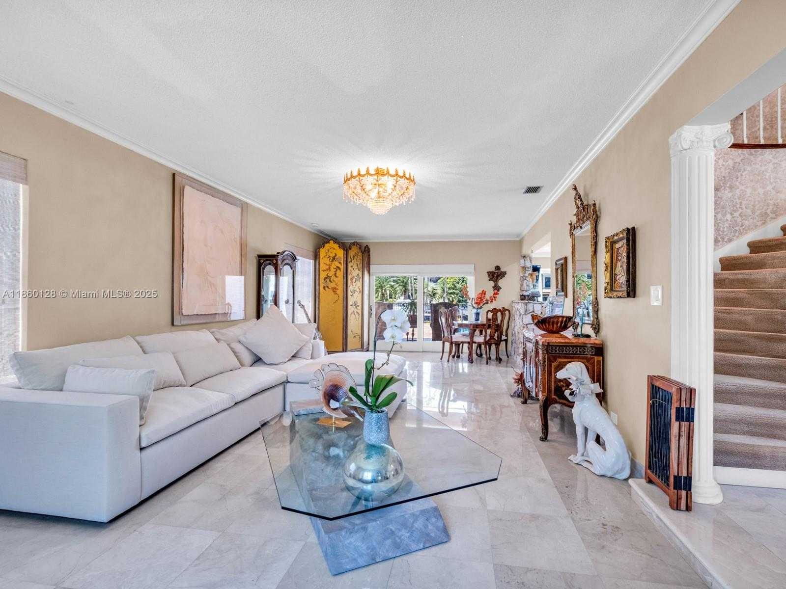 Small Image of 624 PALM DR, Hallandale Beach Number 13