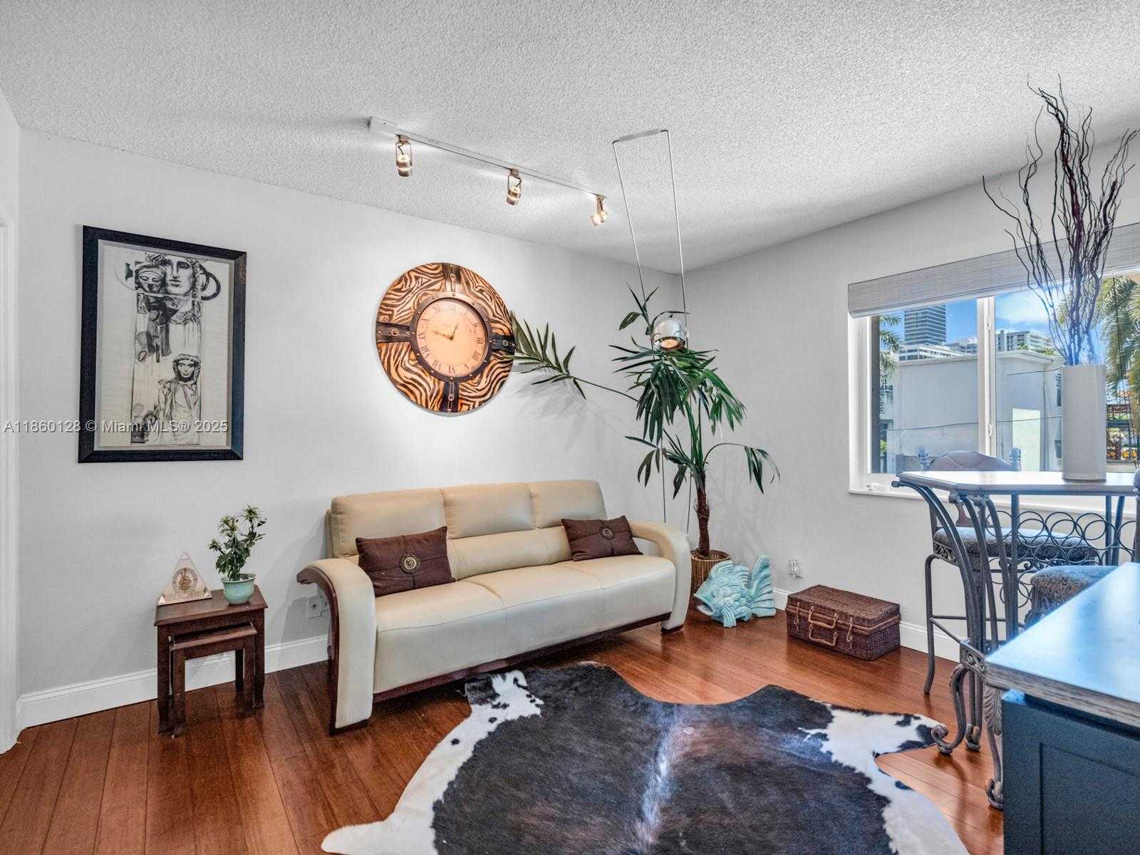 Small Image of 624 PALM DR, Hallandale Beach Number 28