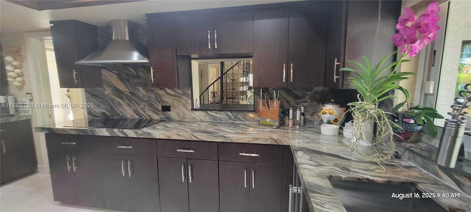 Small Image of 624 PALM DR, Hallandale Beach Number 3