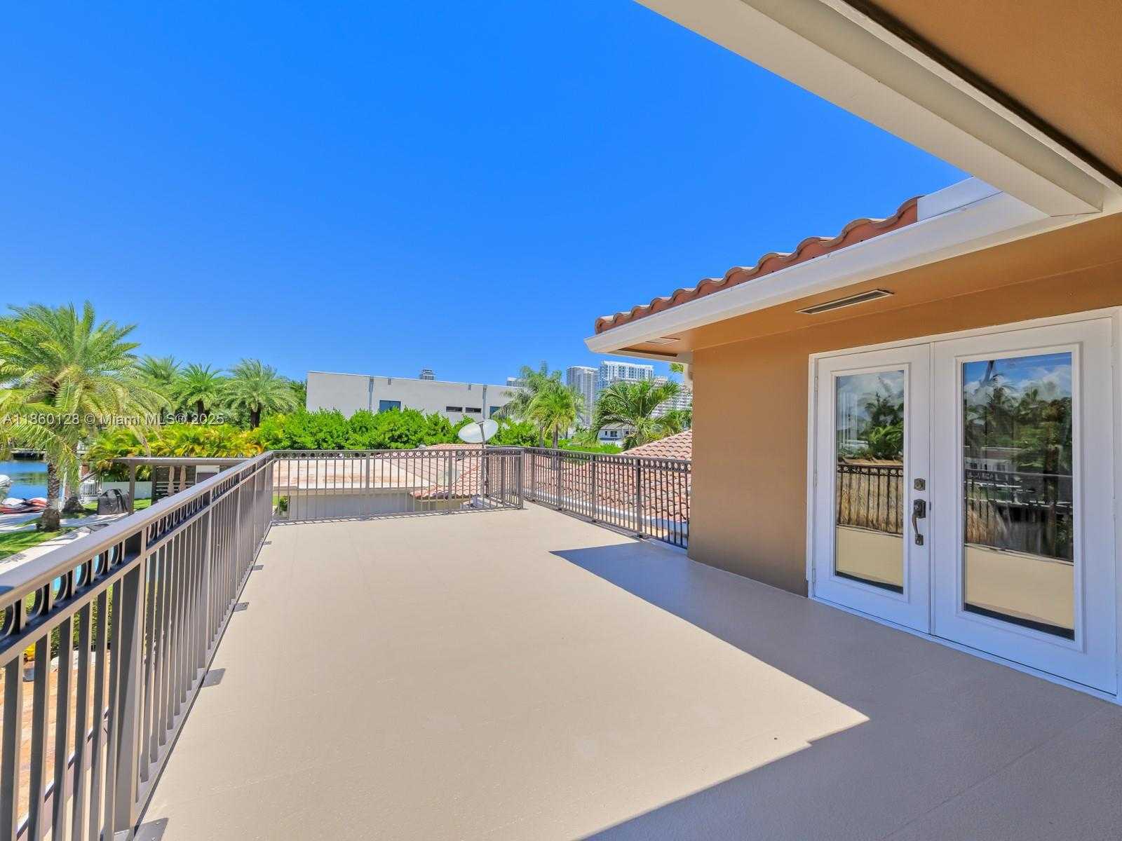 Small Image of 624 PALM DR, Hallandale Beach Number 30