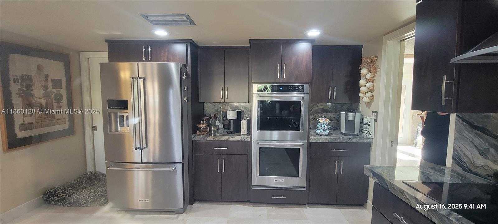 Small Image of 624 PALM DR, Hallandale Beach Number 4