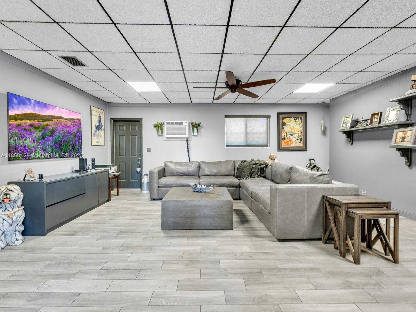 Small Image of 624 PALM DR, Hallandale Beach Number 44