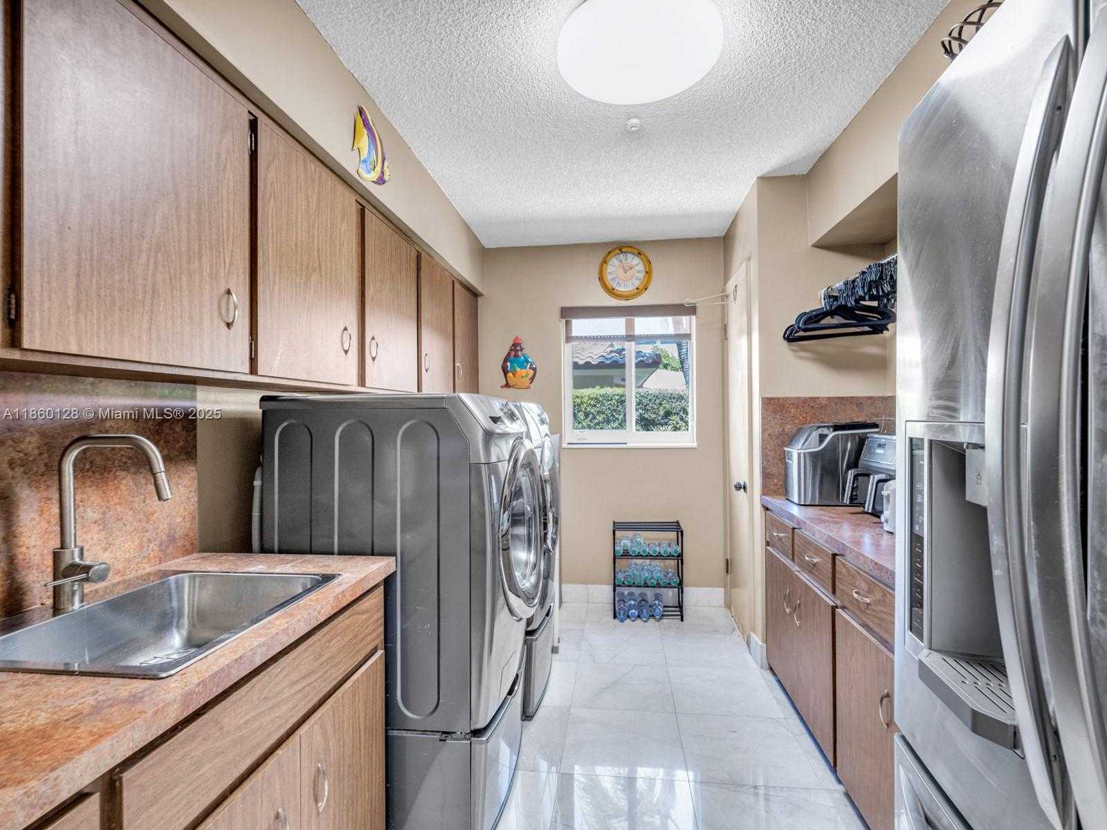 Small Image of 624 PALM DR, Hallandale Beach Number 45