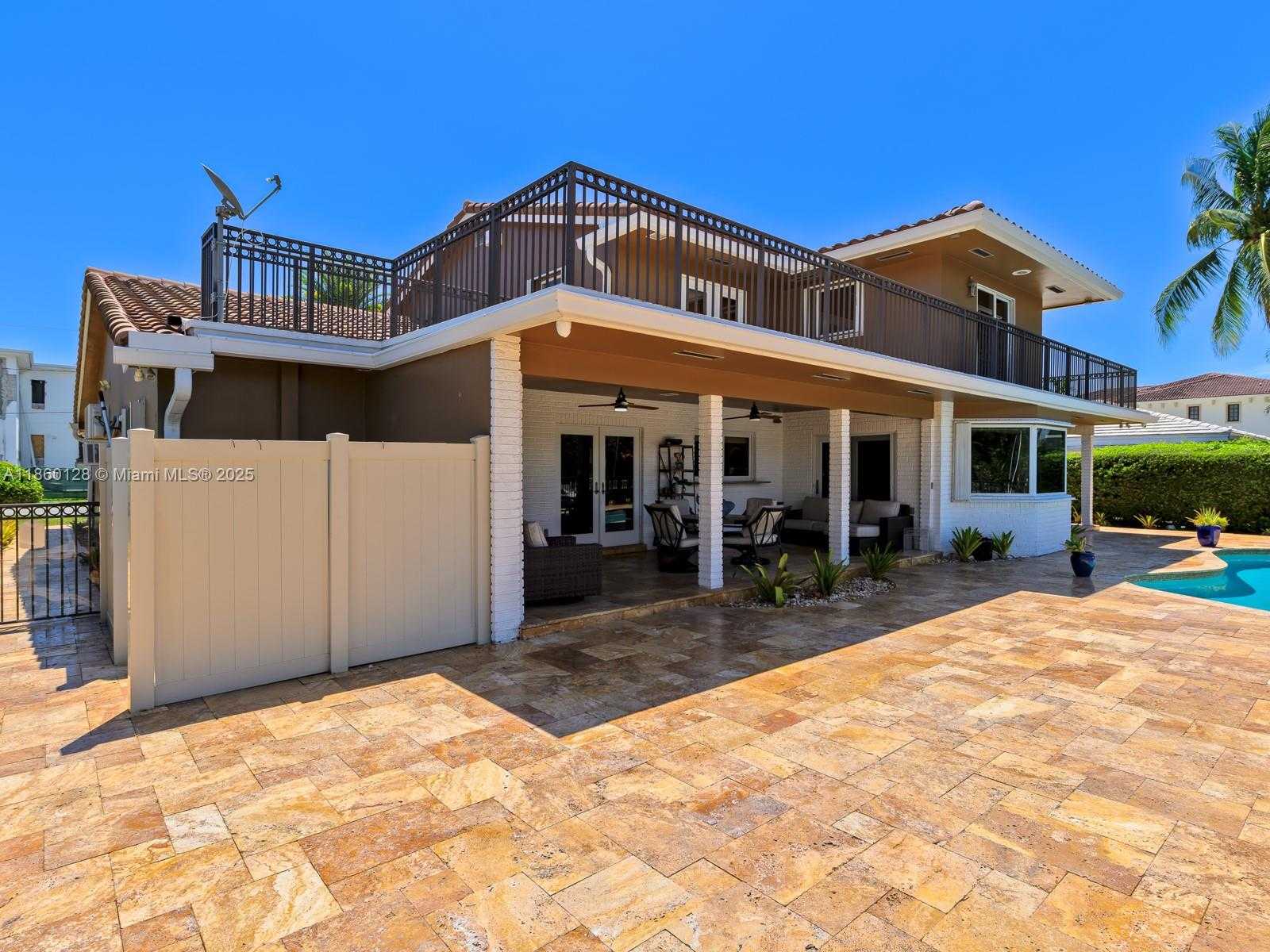 Small Image of 624 PALM DR, Hallandale Beach Number 53